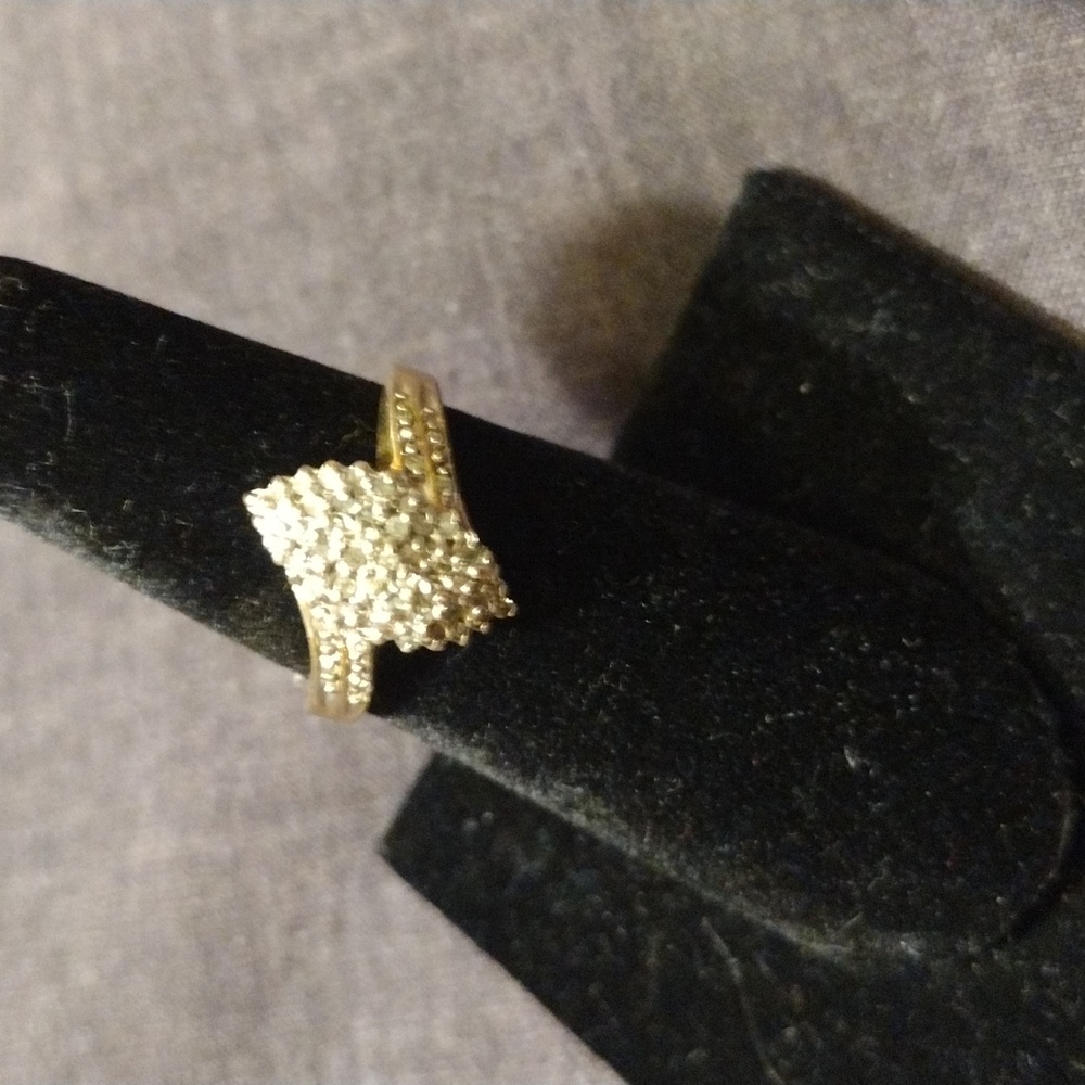 10kt WhiteGold Diamond ring ev 23